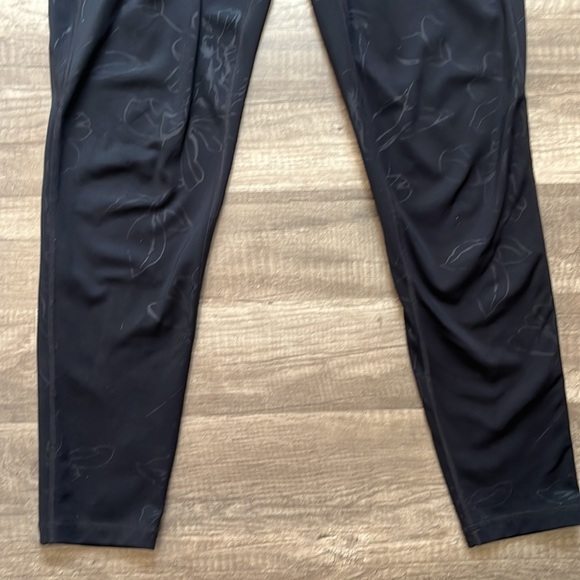 Ideology black floral detailed yoga legging size small - Picture 7 of 12